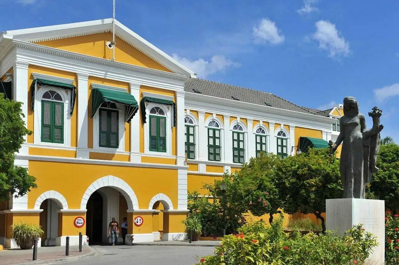 Curacao: Aloe Farm, Ostrich Safari & Chobolobo Distillery